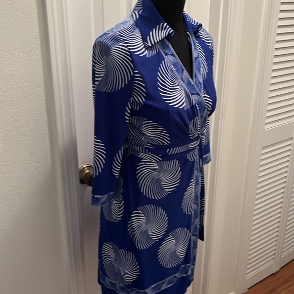 Sandra Darren gorgeous wrap dress - Picture 5 of 8